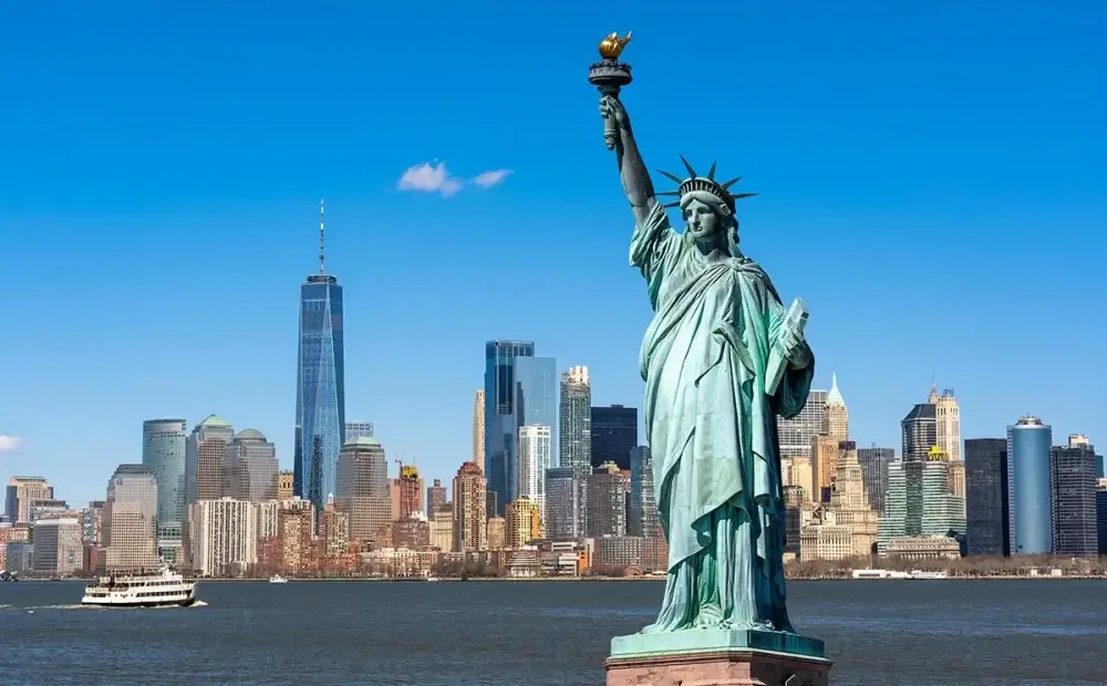7 Lugares Para Visitar em Nova York 2 estatua da liberdade historia e caracteristicas e1657977185184 – nova york,lugares para visitar em nova york,Times Square,Central Park,Ponte do Brooklyn,Biblioteca Pública de Nova York