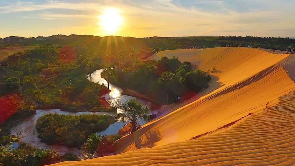 Viajar pelo Brasil: 6 destinos brasileiros que todo mundo deveria conhecer 7 Foto de cima da duna em Jalapão