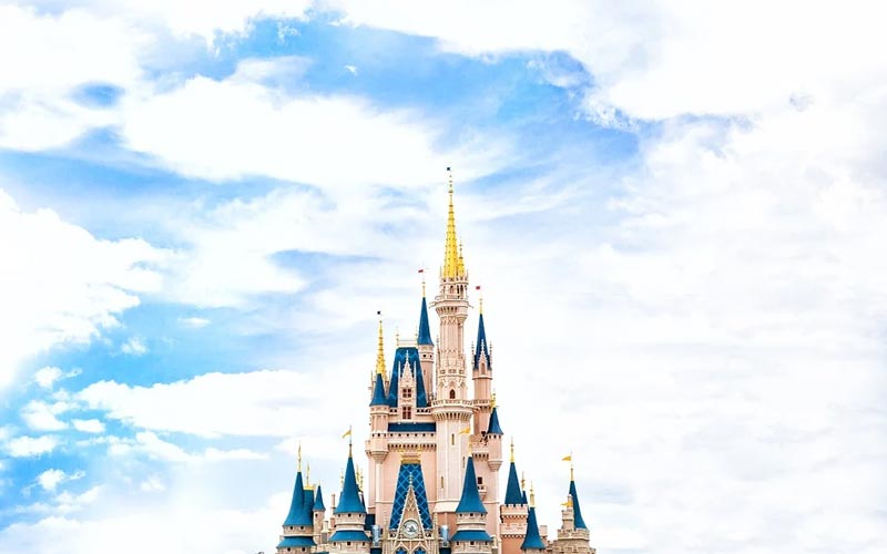 Viajar com crianças: destinos e dicas para ter uma viagem segura e tranquila 6 Imagem do castelo da Disney em Orlando