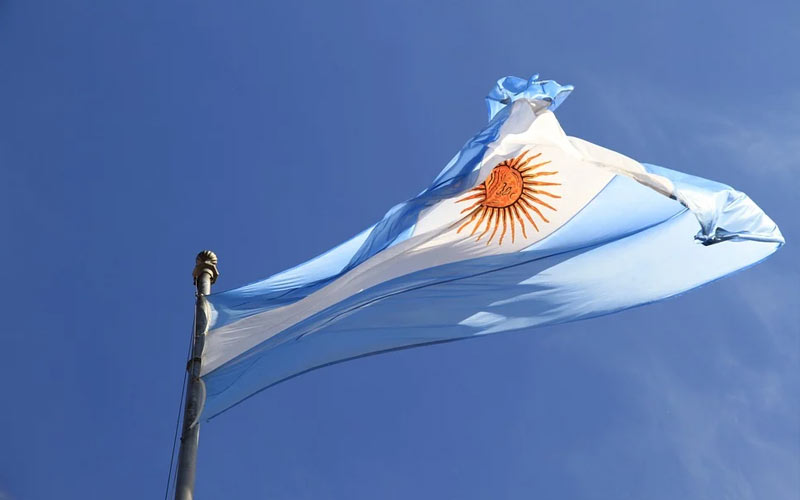 Viagem para Argentina: 10 lugares para conhecer e dicas de viagem 9 bandeira azul e branca da Argentina
