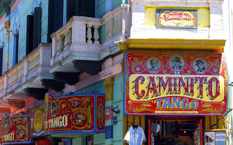 Viagem para Argentina: 10 lugares para conhecer e dicas de viagem 5 Rua-museu colorida de Buenos Aires