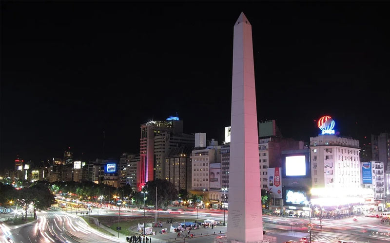 Viagem para Argentina: 10 lugares para conhecer e dicas de viagem 4 Obelisco durante a noite em Buenos Aires