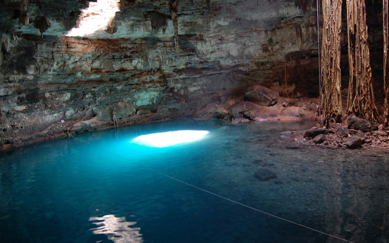 O que fazer em Cancún: descubra os melhores passeios 4 Imagem de uma gruta em Tulum