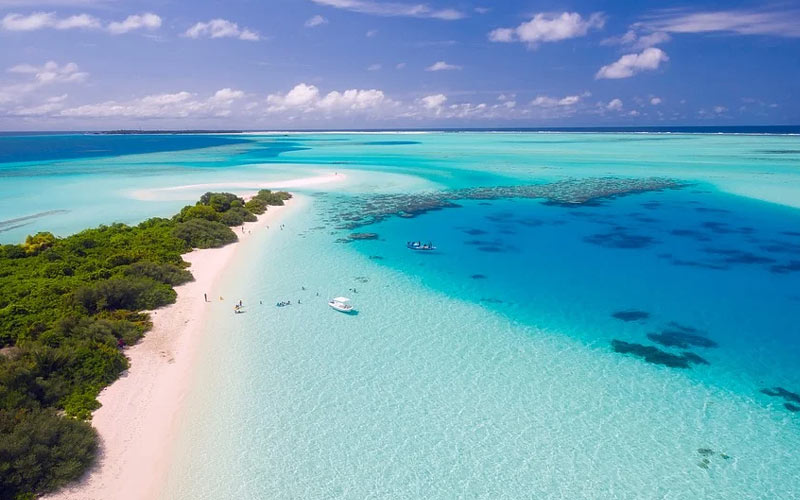 Fronteiras abertas para brasileiros: confira todos os países que brasileiros podem viajar 8 Imagem de Maldivas