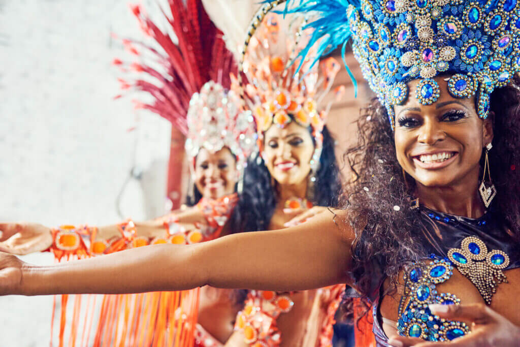 Rumo à folia: principais destinos para curtir o carnaval 1 folia 1 – folia,rio de janeiro,salvador,olinda,sao paulo