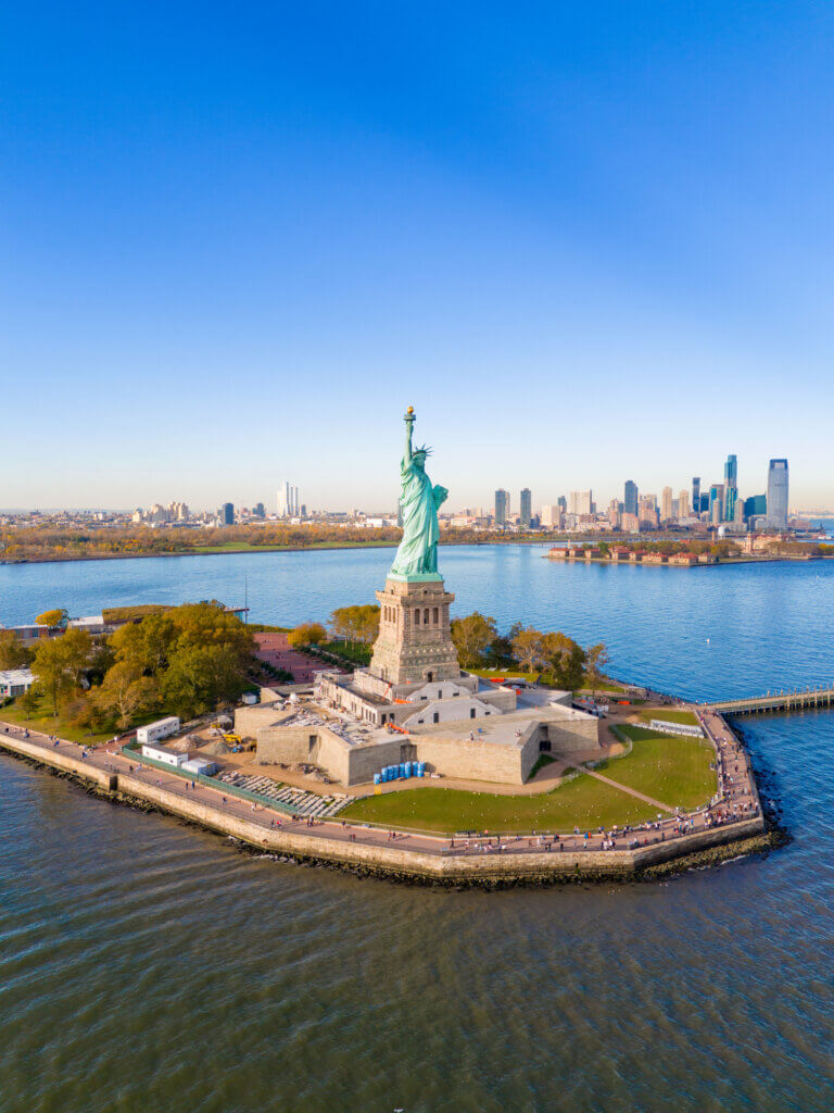 Estados Unidos 24 iStock 1784885138 – sala vip,acesso,vantagens,experiencias