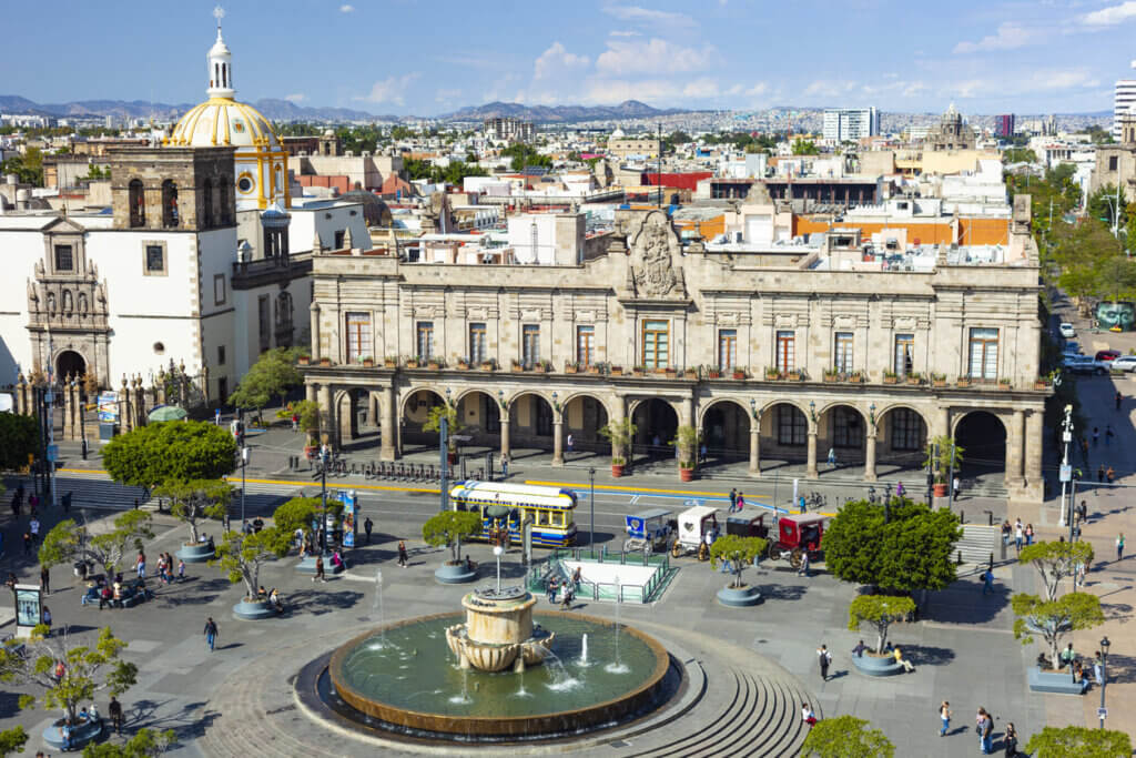 Vista da Praça Guadalajara no centro de Guadalajara, México.
