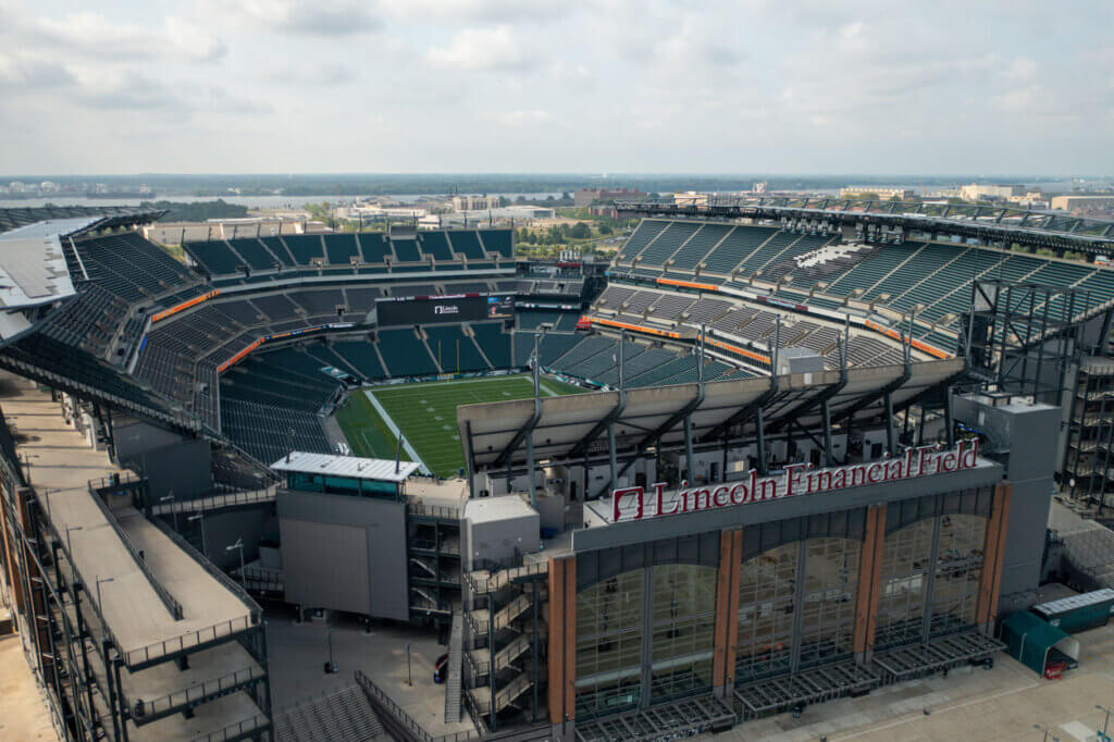 Estádio Lincoln Financial Field em Filadélfia, um famoso estádio de futebol americano com capacidade para milhares de torcedores, estruturas modernas e vista panorâmica.